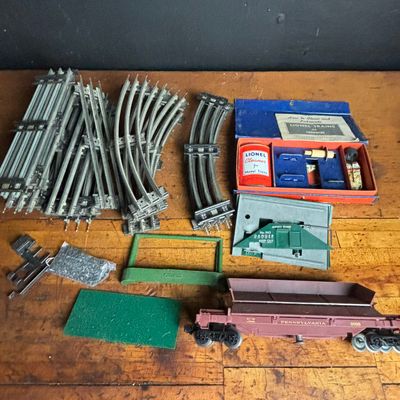 Sale Photo Thumbnail #201: A Collection of Vintage Lionel O-Gauge Model Train Accessories, Maintenance Equipment, and Track