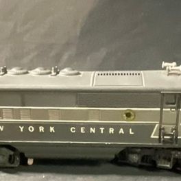 Sale Photo Thumbnail #91: Lionel New York Central F3 Diesel Locomotive A-Unit Model 2354
