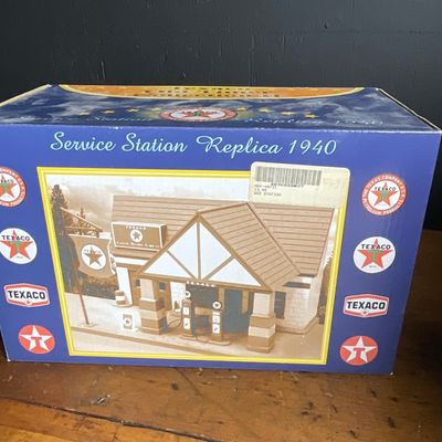 Sale Photo Thumbnail #193: Texaco Old Timer Collection II Service Station Replica 1940