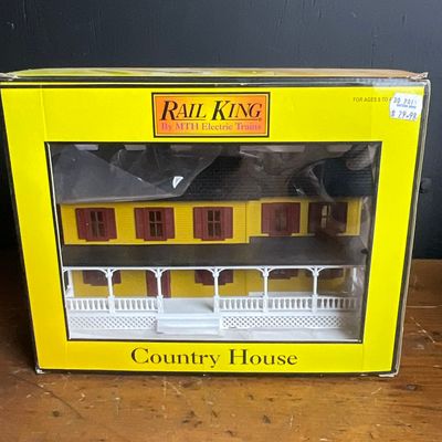 Sale Photo Thumbnail #176: RailKing by MTH Electric Trains O-Gauge Country House 30-9015