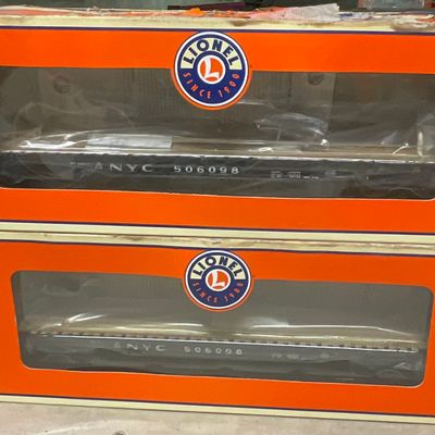 Sale Photo Thumbnail #129: A Pair of Lionel New York Central PS-4 Flatcars 6-17575