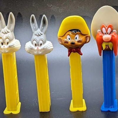 4 Looney Tunes Bugs Bunny Speedy Yosemite Pez Dispensers