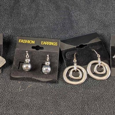 Earrings Silver Colored Pairs of Earrings