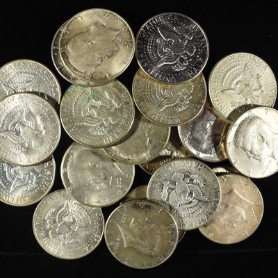 Sale Photo Thumbnail #325: (20) 40% SILVER KENNEDY HALF DOLLARS