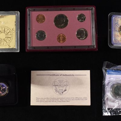 (5) COIN SETS AND PLAQUES