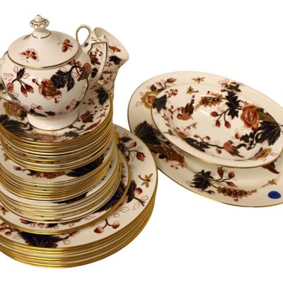 Sale Photo Thumbnail #284: 44pcs Vtg Coalport china dinnerware set