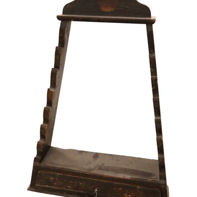 Sale Photo Thumbnail #234: Early Amer prim wood  small triangular rack