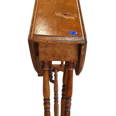 Sale Photo Thumbnail #77: Petite Semi Antq Drop Leaf Gateleg Table Orig Fin