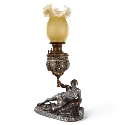 Sale Photo Thumbnail #8: Bradley & Hubbard Soldat Spartiate Figural Oil Lamp