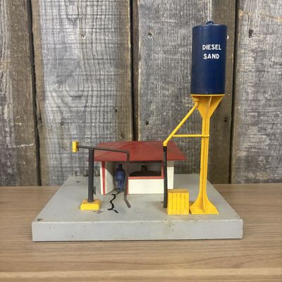 Sale Photo Thumbnail #562: Lionel Corporation O-Gauge Diesel and Sanding Station Accessory
