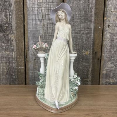 Sale Photo Thumbnail #52: Lladro Time for Reflection Porcelain Figurine Model 05378