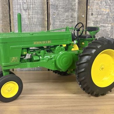 Sale Photo Thumbnail #89: Joseph L. Ertl Inc. John Deere Model 70 1/8 Scale Die-Cast Toy Tractor