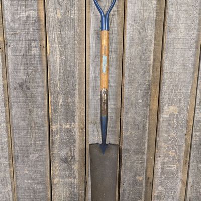 Sale Photo Thumbnail #484: Vintage Belknap Blue Grass True Temper Taper Forged D-Handle Drain Spade
