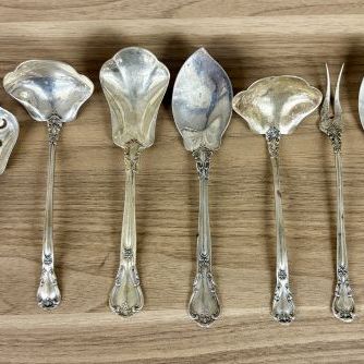 Sale Photo Thumbnail #103: A Group of Seven Gorham Strasbourg Sterling Silver Serving Flatware Pieces