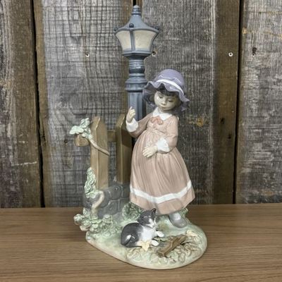 Sale Photo Thumbnail #51: Lladro Fall Clean Up Porcelain Figurine Model 5286