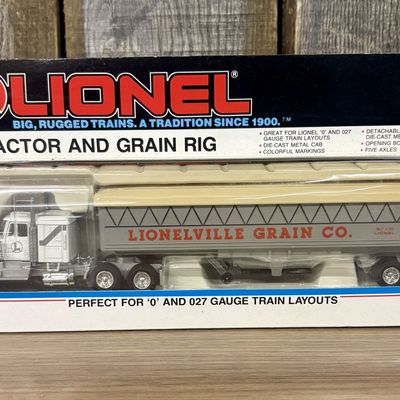 Sale Photo Thumbnail #535: Lionel Tractor and Grain Rig Model 6-12779