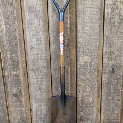 Sale Photo Thumbnail #482: Vintage Belknap Blue Grass Taper Forged D-Handle Square Point Garden Spade