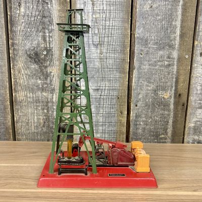 Sale Photo Thumbnail #545: Lionel No. 455 Oil Derrick and Pumper