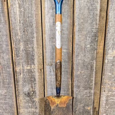 Sale Photo Thumbnail #488: Vintage Taper-Forged D-Handle Square-Point Garden Spade