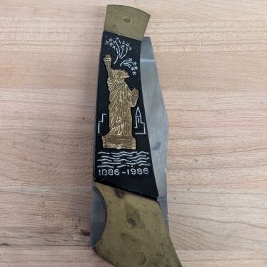 Sale Photo Thumbnail #294: Statue of Liberty 1886-1986 Centennial Commemorative Lockback Knife