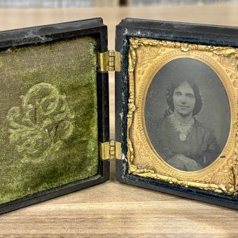 Sale Photo Thumbnail #41: R.B. Appleby Ninth-Plate Daguerreotype Portrait of a Woman in a Thermoplastic Union Case
