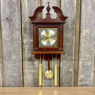 Sale Photo Thumbnail #378: Seth Thomas Thomaston Model 1502 Wood Case Quartz Wall Clock