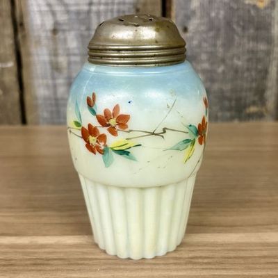 Sale Photo Thumbnail #95: Gillinder and Sons Six Rib Melon Opalware Satin Glass Sugar Shaker