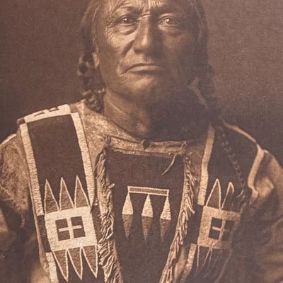 Edward Curtis, Folio - Otter Robe - Atsina