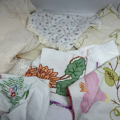 Sale Photo Thumbnail #287: VINTAGE EMBROIDERED COTTON LINENS, CIRCA 1950