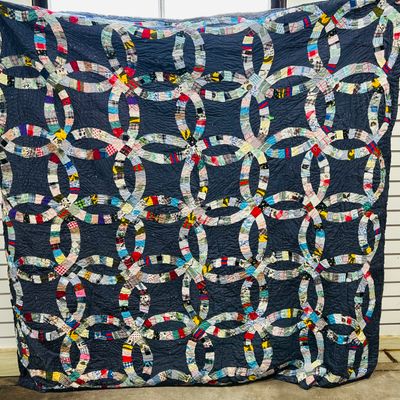 Sale Photo Thumbnail #272: DOUBLE WEDDING RING QUILT, MID-20TH CENTURY