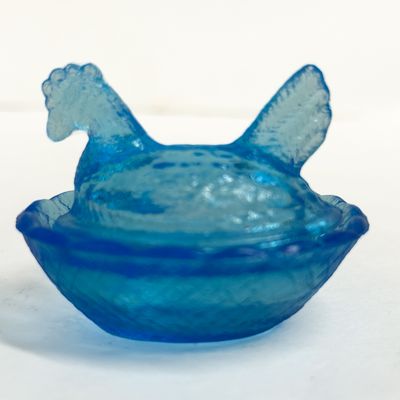 Sale Photo Thumbnail #299: BOYD BLUE GLASS MINIATURE HEN ON NEST