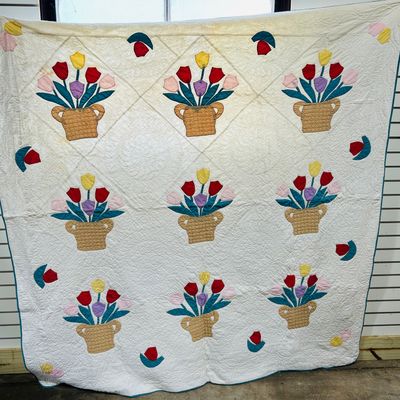 Sale Photo Thumbnail #273: VINTAGE APPLIQUE TULIP BASKET QUILT