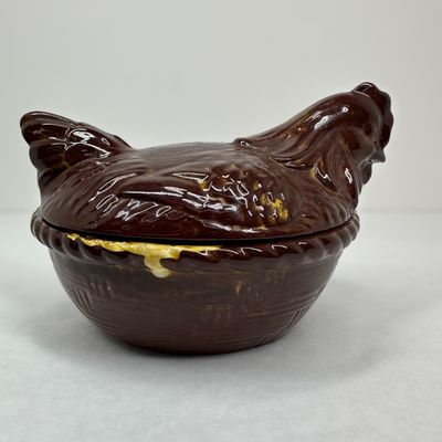 Sale Photo Thumbnail #396: HULL POTTERY CERAMIC HEN ON NEST