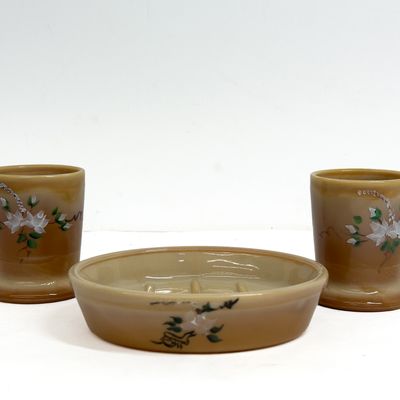 Sale Photo Thumbnail #528: MOSSER CHOCOLATE SLAG GLASS VANITY SET