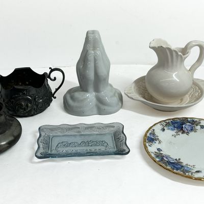 Sale Photo Thumbnail #525: CERAMIC AND METAL DECORATIVE COLLECTION
