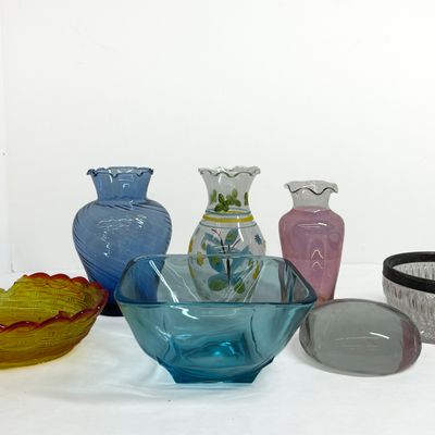 Sale Photo Thumbnail #526: VARIOUS, ART GLASS ARTICLES, 20TH CENTURY