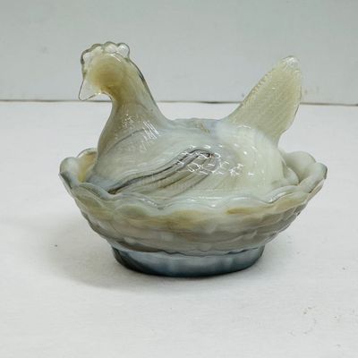 Sale Photo Thumbnail #79: MINI BOYD SLAG GLASS HEN LIGHT
