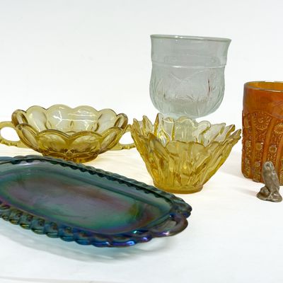 Sale Photo Thumbnail #522: INDIANA AND CARNIVAL GLASS COLLECTION
