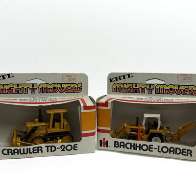 Sale Photo Thumbnail #351: ERTL INTERNATIONAL HARVESTER DIE-CAST VEHICLES, 1984