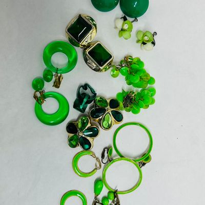 Sale Photo Thumbnail #56: ASSORTED GREEN COSTUME JEWELRY COLLECTION