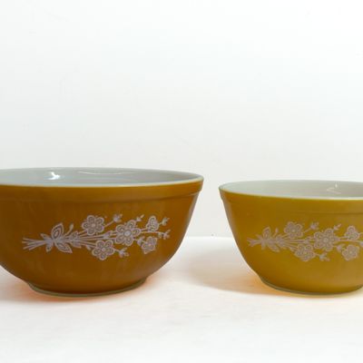 Sale Photo Thumbnail #542: PYREX BUTTERFLY GOLD MIXING BOWLS, 1970S