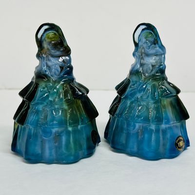 Sale Photo Thumbnail #23: BOYD SLAG GLASS LOUISE FIGURINES, 1981