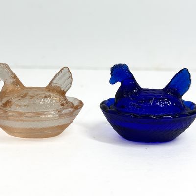 Sale Photo Thumbnail #318: PAIR GLASS HEN ON NEST SALTS