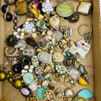 Sale Photo Thumbnail #55: VINTAGE ASSORTED COSTUME JEWELRY, 20TH CENTURY