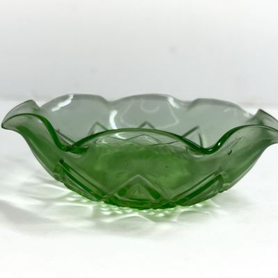 Sale Photo Thumbnail #501: HEISEY EMPRESS URANIUM GLASS BOWL