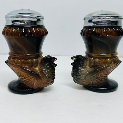 Sale Photo Thumbnail #113: BOYD GLASS SLAG BIRD SHAKERS