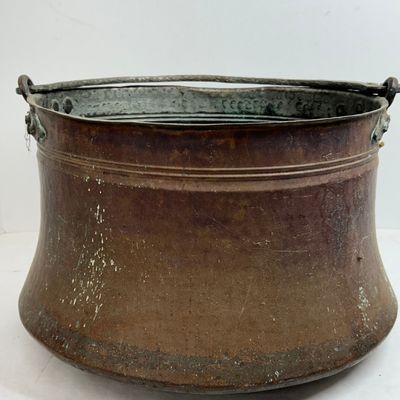 Sale Photo Thumbnail #462: LARGE 19TH CENTURY COPPER CAULDRON