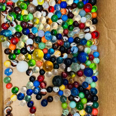 Sale Photo Thumbnail #213: ASSORTED VINTAGE MARBLES, MID-20TH CENTURY
