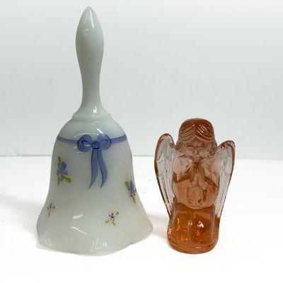 Sale Photo Thumbnail #435: FENTON AND VIKING GLASS, C.1980
