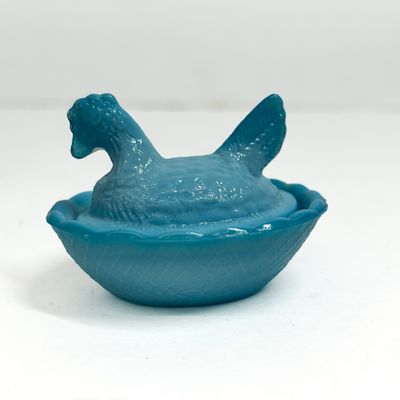 Sale Photo Thumbnail #297: BOYD GLASS BLUE SLAG HEN ON NEST